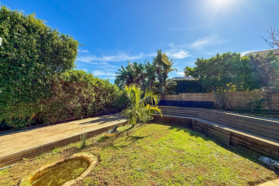 5 Bedroom Property for Sale in Plattekloof Western Cape